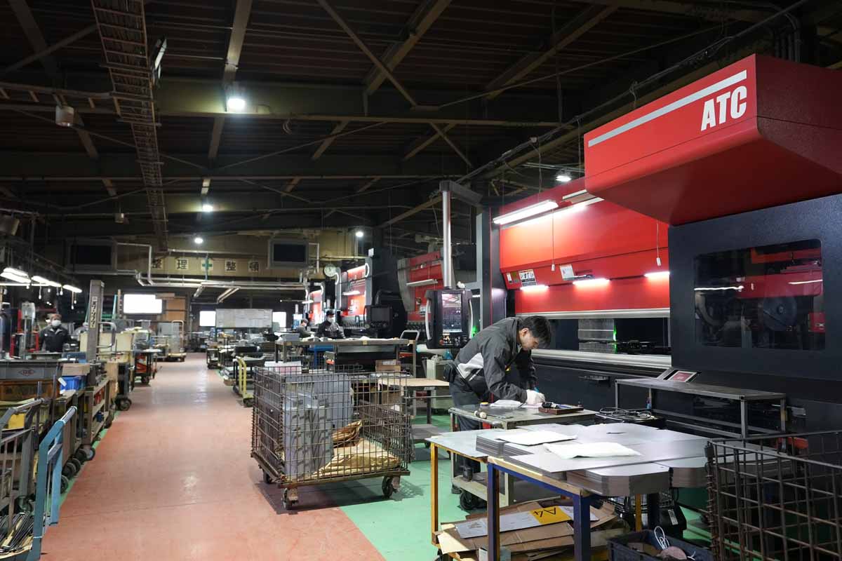 自動金型交換ベンディングマシン
